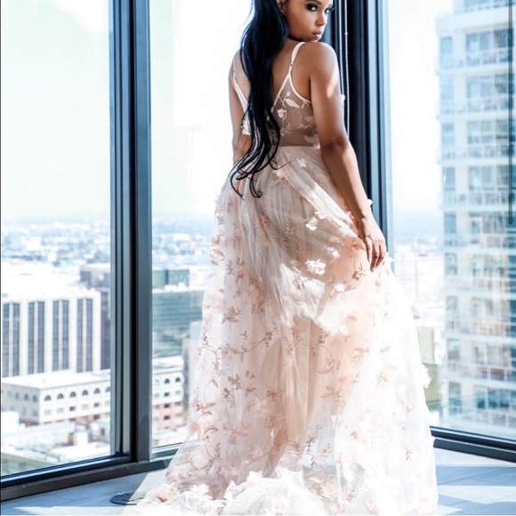 Nicole Lynel Dresses & Skirts - Nicole Lynel Field of Dreams Dress